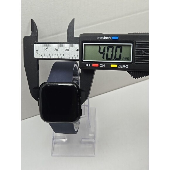 Fitbit Versa FB504 Smartwatch Fitness Heart Rate Bluetooth Extr Bands No Charger - Picture 4 of 11